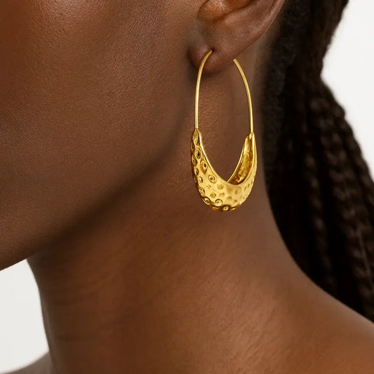 Huggie Earrings Ro & Gieo