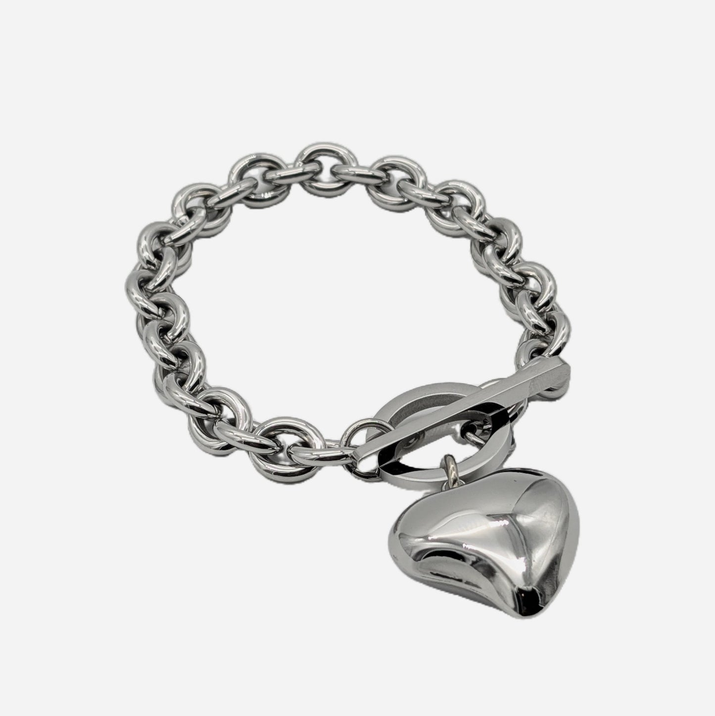 Curved Heart Pendant Bracelet