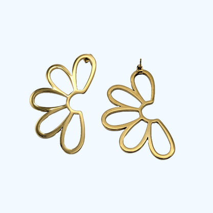 Half-baked Flower Stud Earrings