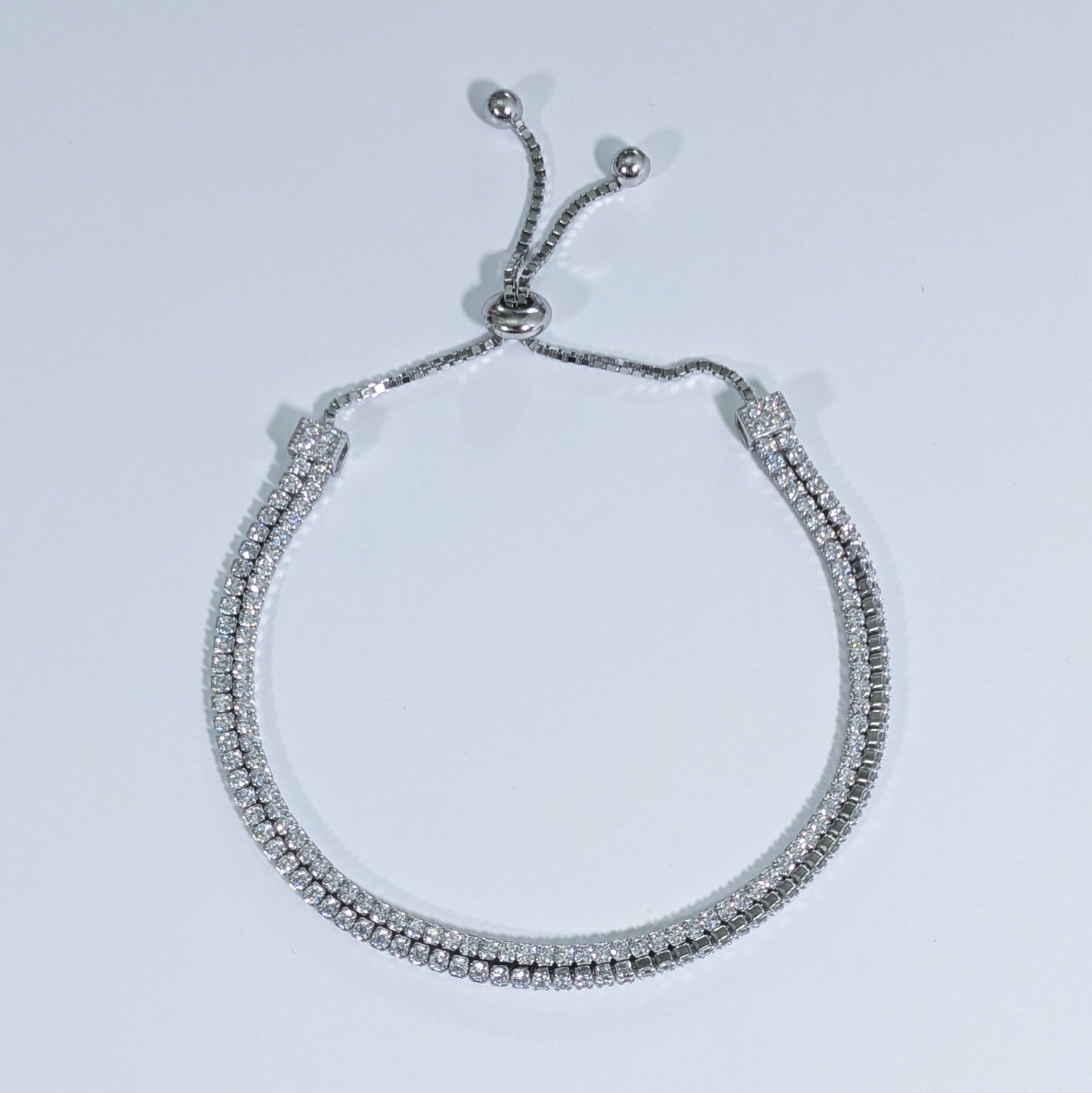 Pulsera de plata de ley 925 con doble tenis y circonitas.