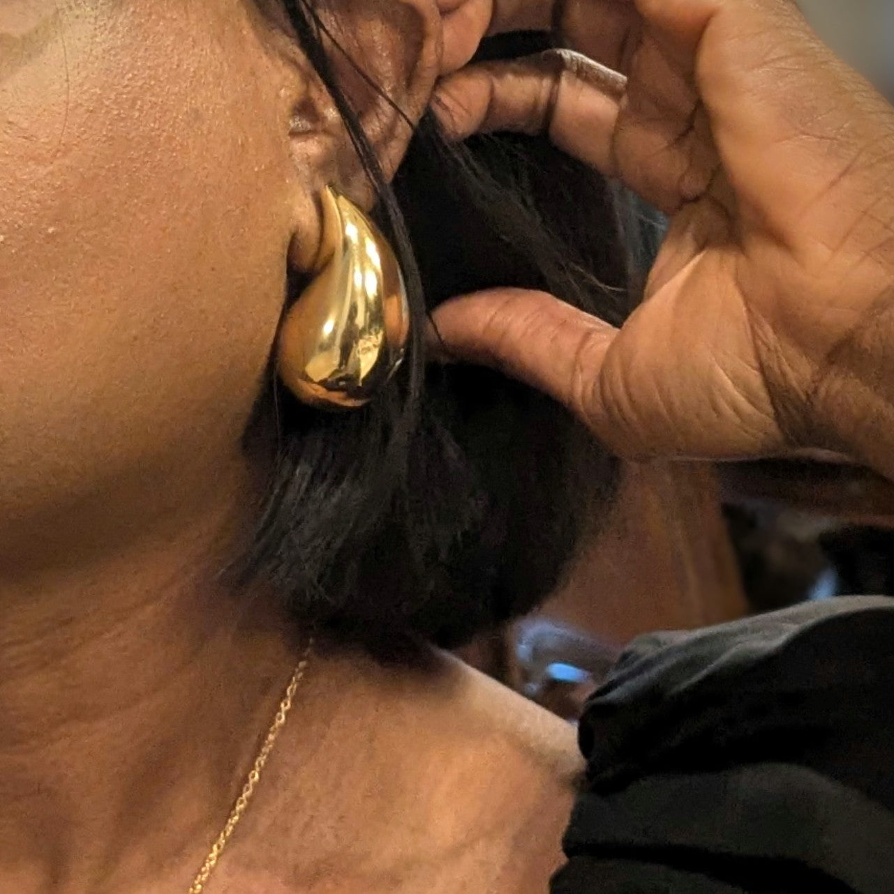 Aretes con forma de gota de agua gruesa de Oro