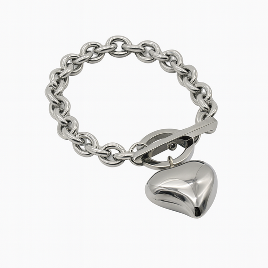Curved Heart Pendant Bracelet