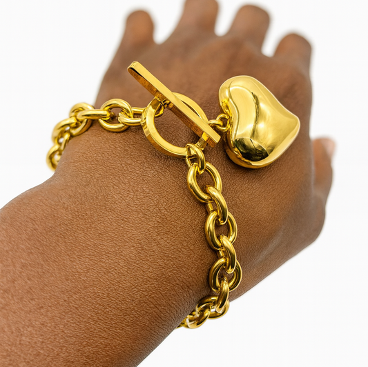 Curved Heart Pendant Bracelet