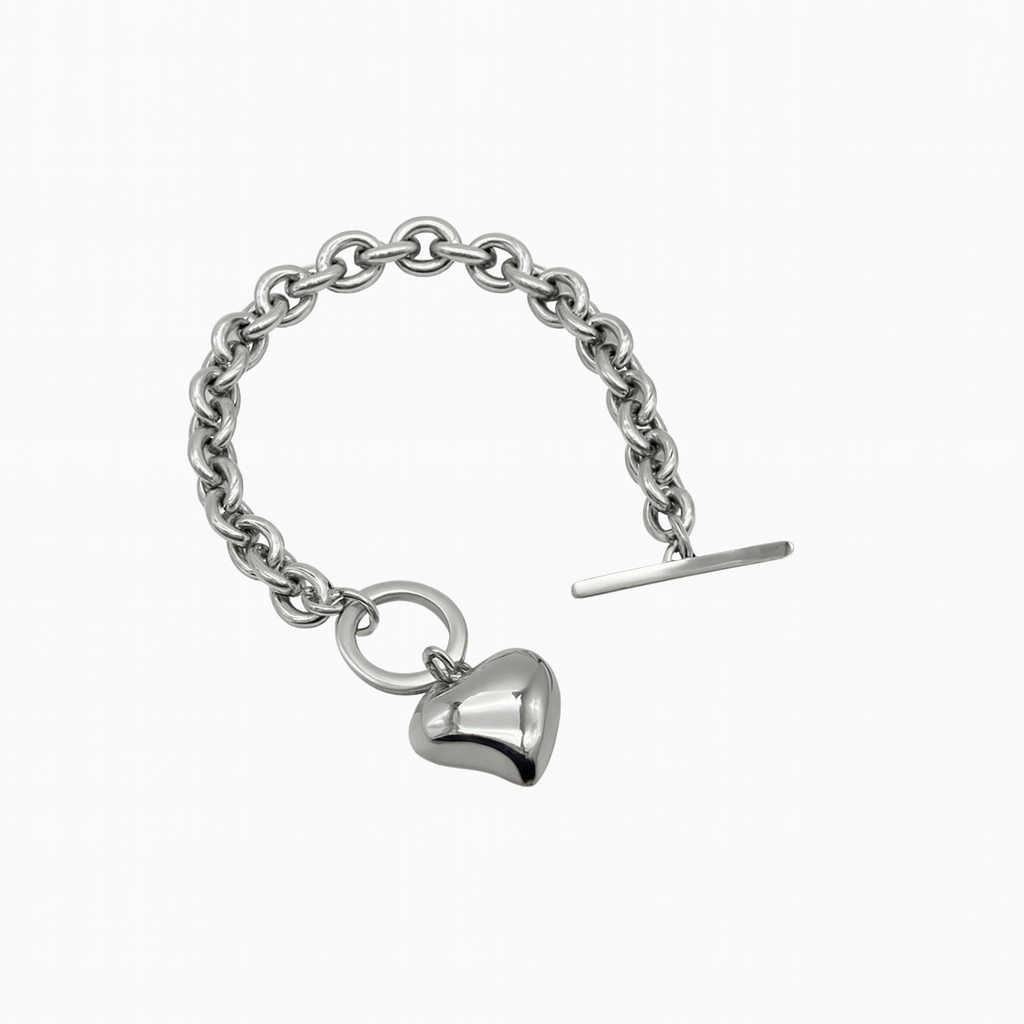 Curved Heart Pendant Bracelet