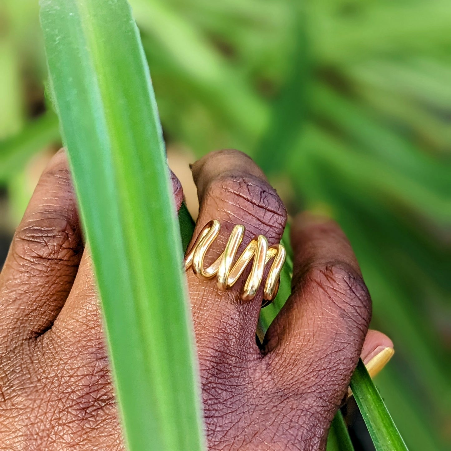 Anillo de resorte retorcido